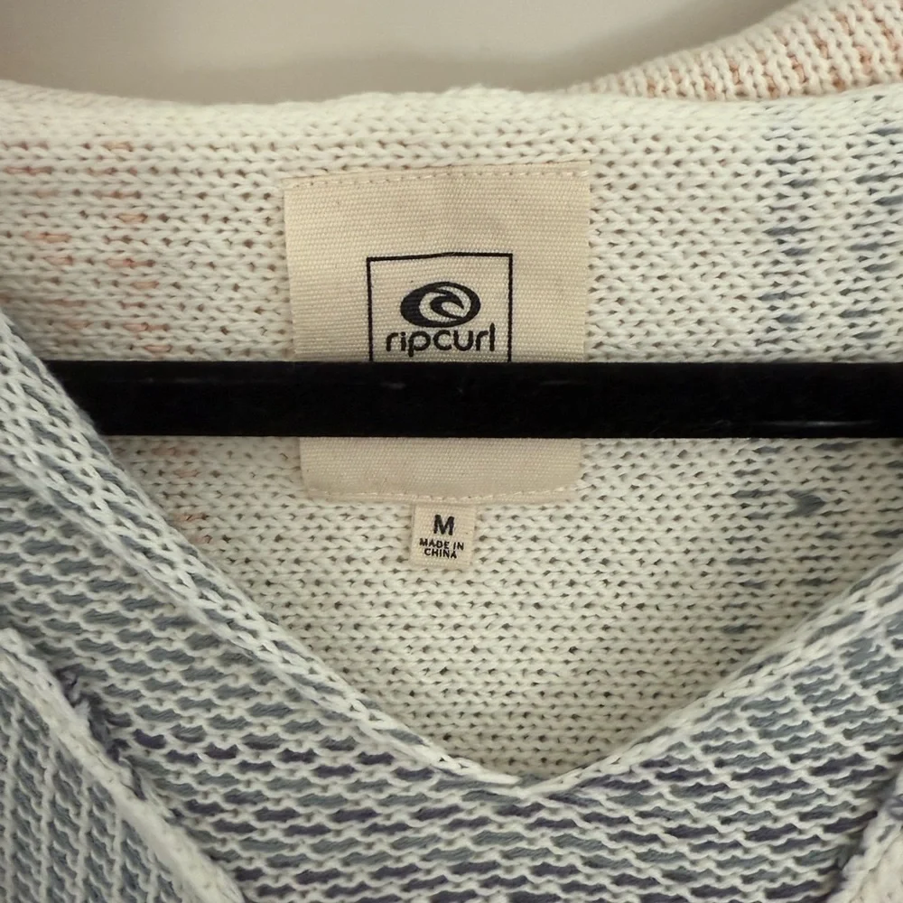 BRAND NEW RIP CURL HOODIE. Size Medium - Picture 3 of 4